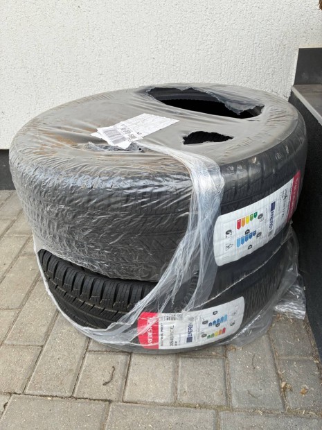 Vredestein 205/45 R17 �j n�gy�vszakos