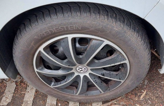Vredestein 205/55 R16-os téli gumi eladó
