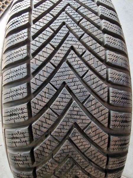 Vredestein 215/55R16 WINTRAC 7.5mm DOT23 hasznlt gumi HG13483 tli