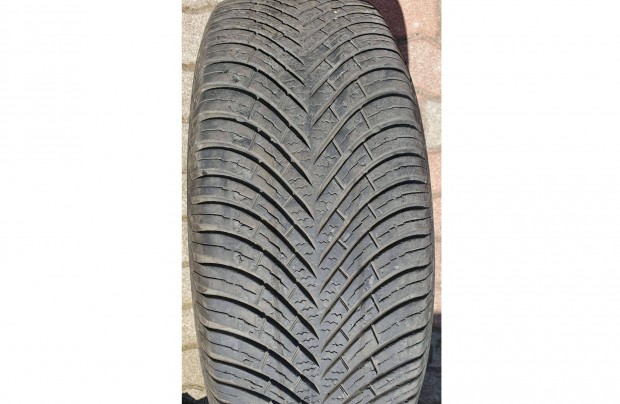 Vredestein 215/60R16 99V M+S négyévszakos gumik eladók! gumiabroncs