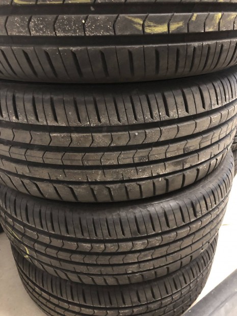 Vredestein 235/50r19 235/50 r19 nyarigumi garnitúra