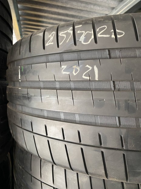 Vredestein 255/40 r20 nyári gumi 255/40r20