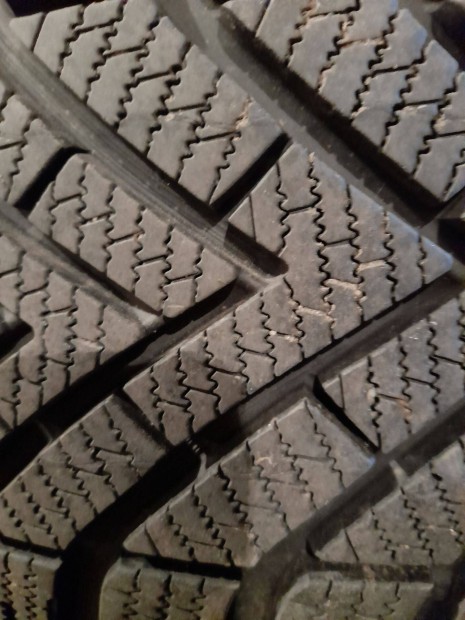 Vredestein 95%-os tligumi szett + 1db.j mankkerk