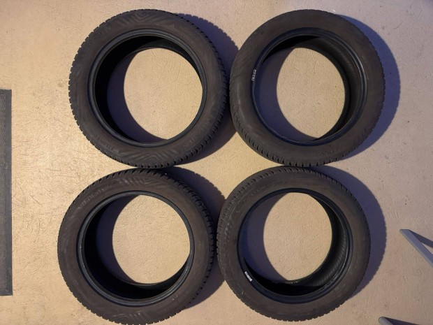 Vredestein Quatrac 195/50 R16 ngyvszakos gumiabroncs