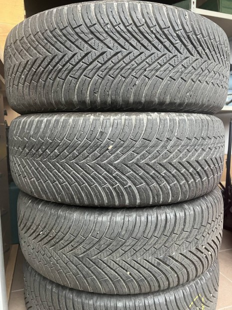 Vredestein Quatrac ngyvszakos 215/60 R16 99V M+S gumi