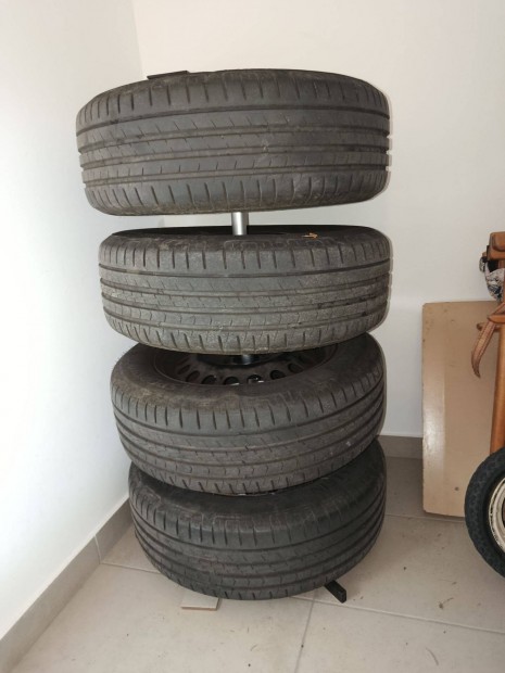 Vredestein Sportrac 195/60 R15 88H haszn�lt gumi felnivel