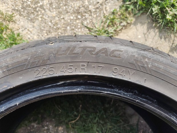 Vredestein Ultrac 225/45 R17 94Y ny�ri szett 