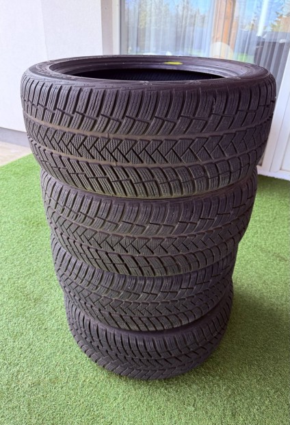 Vredestein Wintrac Pro+ 235/45 R18 98W - �jszer� t�li gumi szett