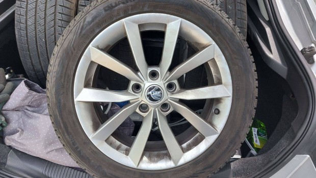 Vredestein ngyvszakos garnitra Passat Golf Octavia Superb alufelni