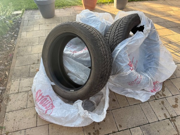 Vredestein téli gumi 235/50 R19