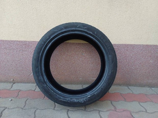Vredesten Ultrac Satin 225/45 R 18