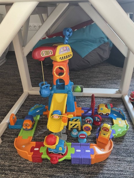 Vtech toot toot ptsi terlet szett + extra elemek, jrmvek