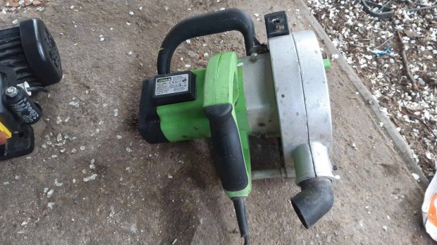 Vtools falhoronyvágó. Lágyindítású