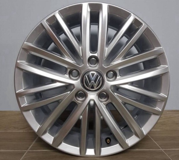 Vw 16os gyri alufelni 5x112 Golf Caddy Jetta Touran Passat