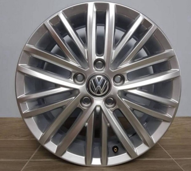 Vw 16os gyri alufelni 5x112 Golf Passat Jetta Caddy Toran