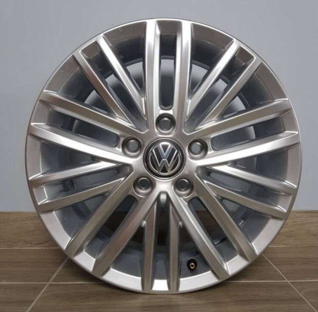 Vw 16os gyri alufelni 5x112 Golf Touran Jetta Eos Caddy 