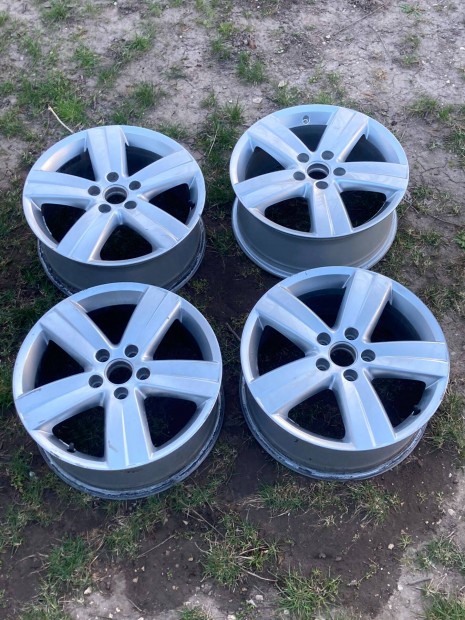 Vw 17"-es alufelni garnítura 1T0601025T !