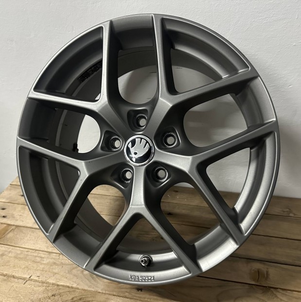 Vw 17es alufelni 5x112 Golf Passat Caddy Jetta Touran Eos