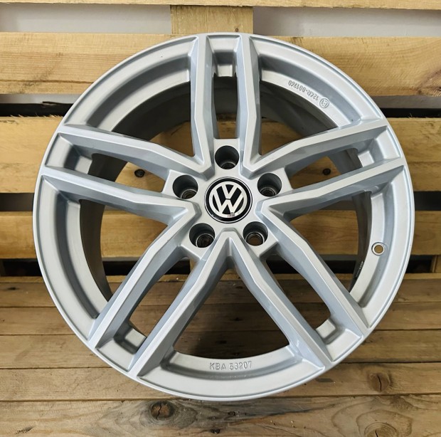 Vw 17es alufelni 5x112 Golf Passat Touran Caddy Tiguan Arteon