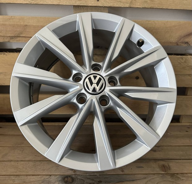 Vw 17es gyári alufelni 5x112 Golf Passat Caddy Arteon Touran