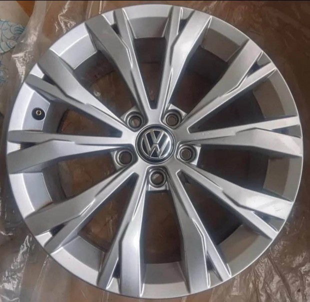 Vw 17es gyári alufelni 5x112 Golf Passat Tiguan Touran Jetta