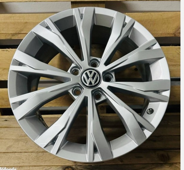 Vw 17es gyári alufelni 5x112 Golf Passat Tiguan Jetta