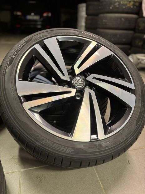 Vw 7x18 et39 5x100 gyari alufelni nyarigumival