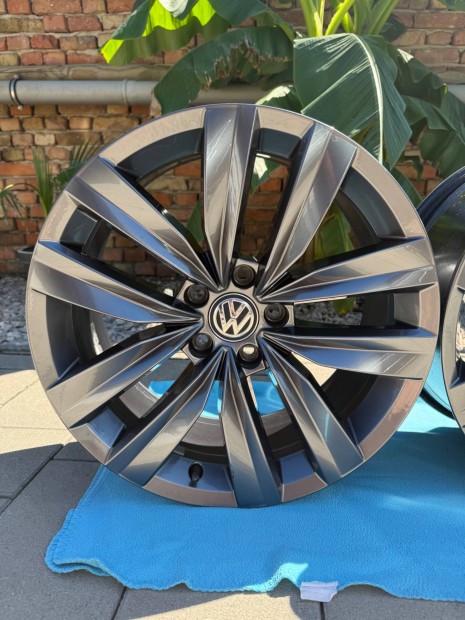 Vw Almere 18 arteon passat b8