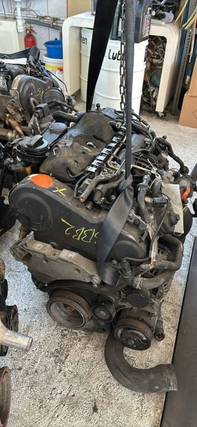 Vw Audi 2.0 crtdi Cbab motor elad