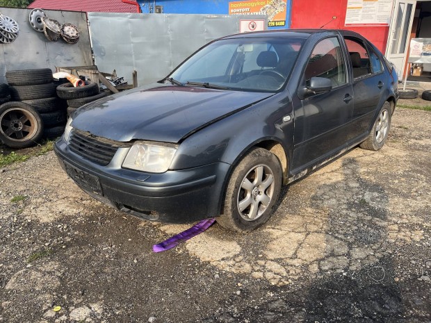 Vw Bora 1.6b,1.9pd,sedan alkatrészek