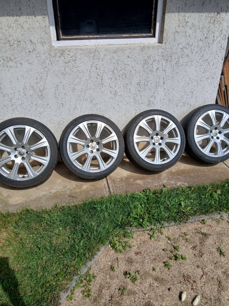Vw Bora alufelni nyárigumival