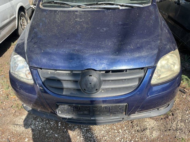Vw Fox motorháztető zárhíd homlokfal lámpa lökhárító sárvédő