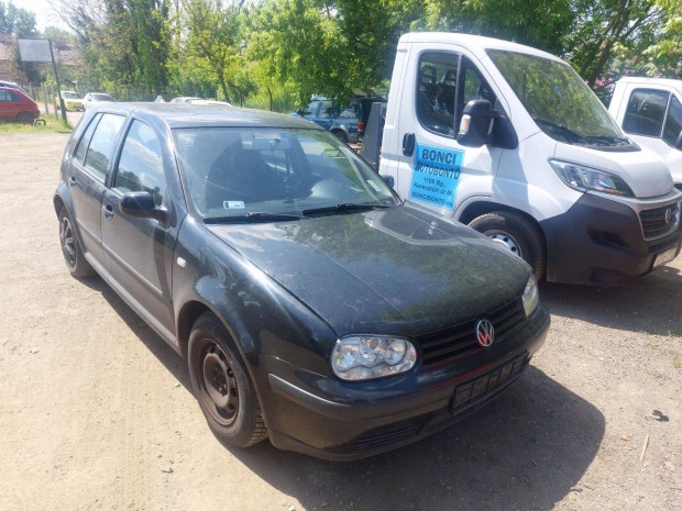 Vw Golf 4 .4 alkatrészei