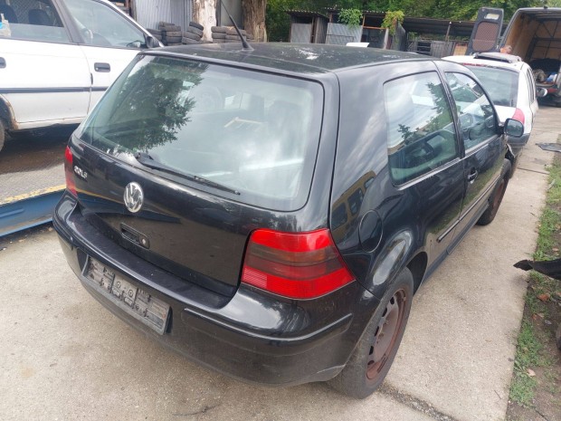 Vw Golf 4 karosszria elemei LG9Z