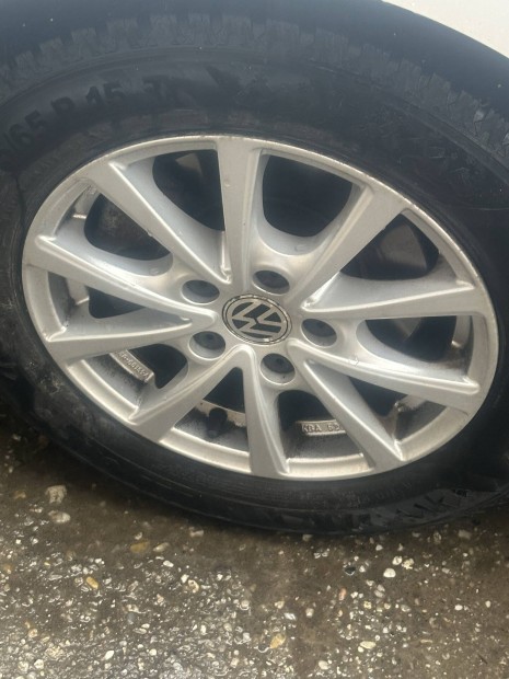 Vw Golf 7 15 colos gy�ri alufelni garnit�ra teli gumival elad� .