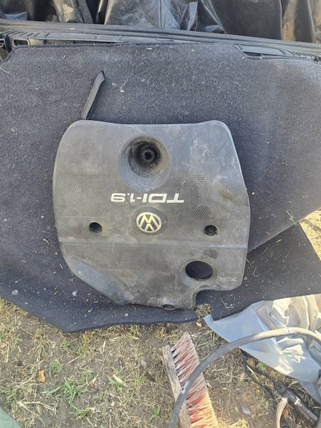 Vw Golf IV 1.9 tdi motor burkolat 