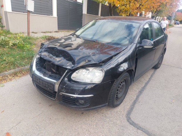 Vw Jetta 5 1.6 alkatrészei