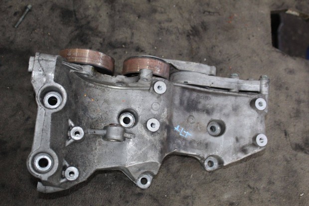 Vw Passat B5 2.0B '96-'05 generátortartó bak feszítővel 06b903143l