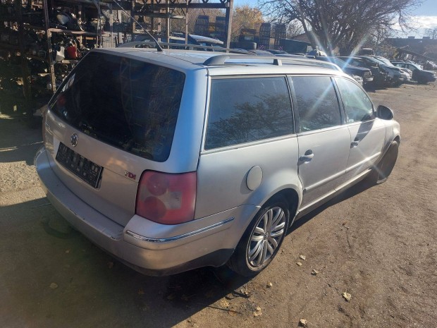 Vw Passat B5 karosszria elemei kombi szrke