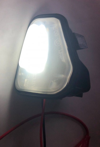 Vw Passat B7, Eos, CC, Jetta, Scirocco t�k�r kil�p� vill�git�s 2 db