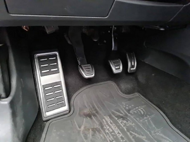 Vw Passat B8, Golf 7, Seat, Skoda Octavia pedál szett ezüst, szürke