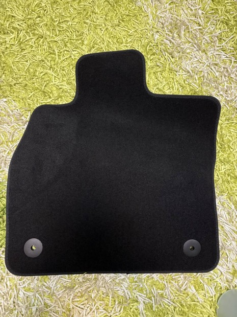 Vw Passat B8 gy�ri sz�vet sz�nyeg!