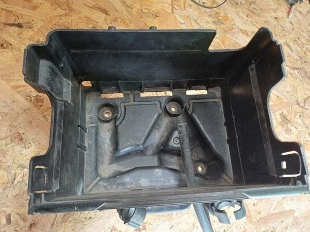 Vw Polo 9N (2001-2009)  Akkuml�tor Tart�