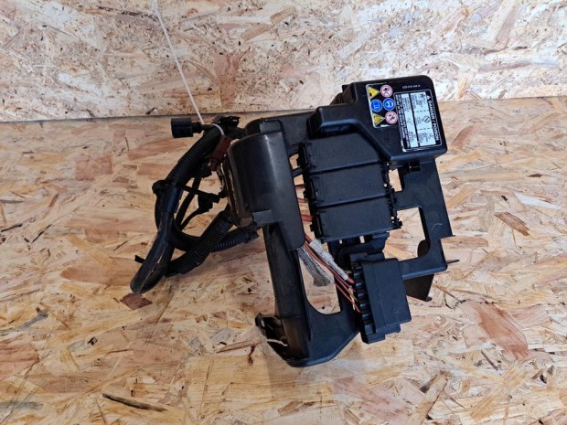 Vw Polo 9N (2002-2009) Akuml�tor Lefogat�