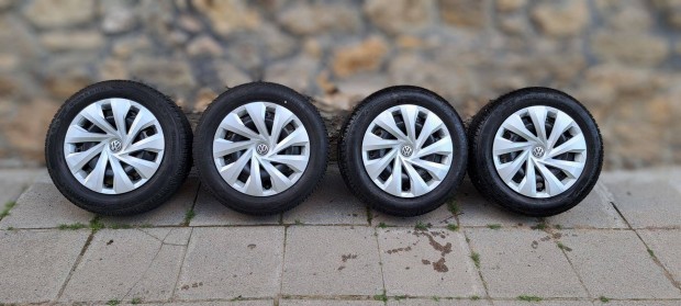 Vw R15 acélfelni szett 185/60 négyévszakos gumival, disztárcsával