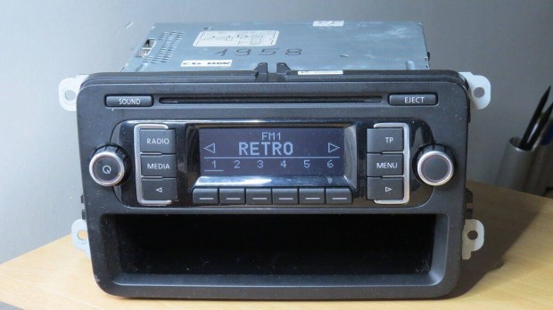Vw RCD 210 Caddy gyári rádió fejegység - cd rész hibás