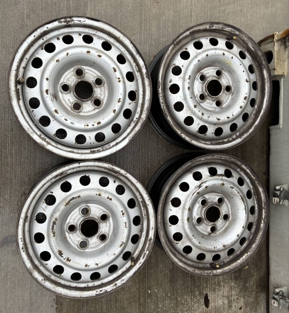 Vw Seat Ford lemezkerk garnitra 16 col