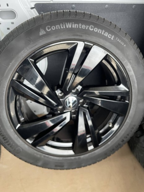 Vw Touareg t�li kerekek 285/45 R20 Continental