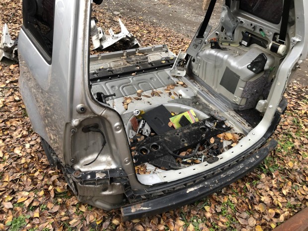 Vw Touran srvd negyed htulja htfal