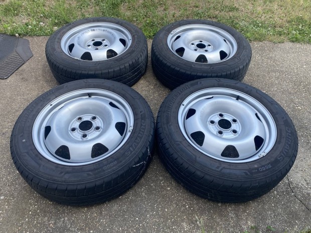 Vw Transporter T5.1 gyári 215/60R17C nyári